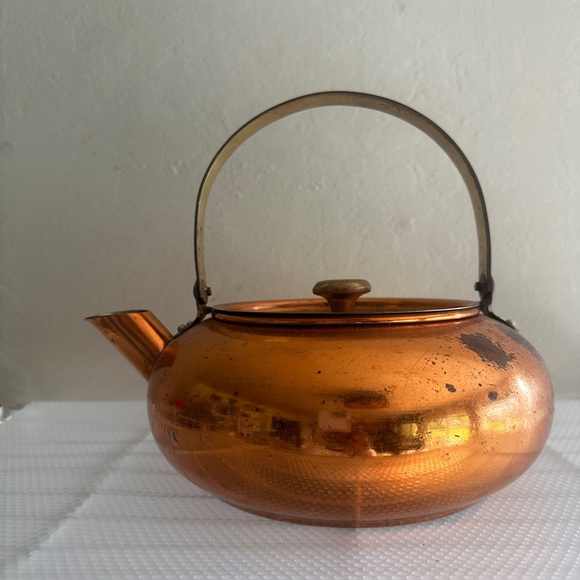 Vintage Copper Teapot with Brass Handle - Picture 2 of 3
